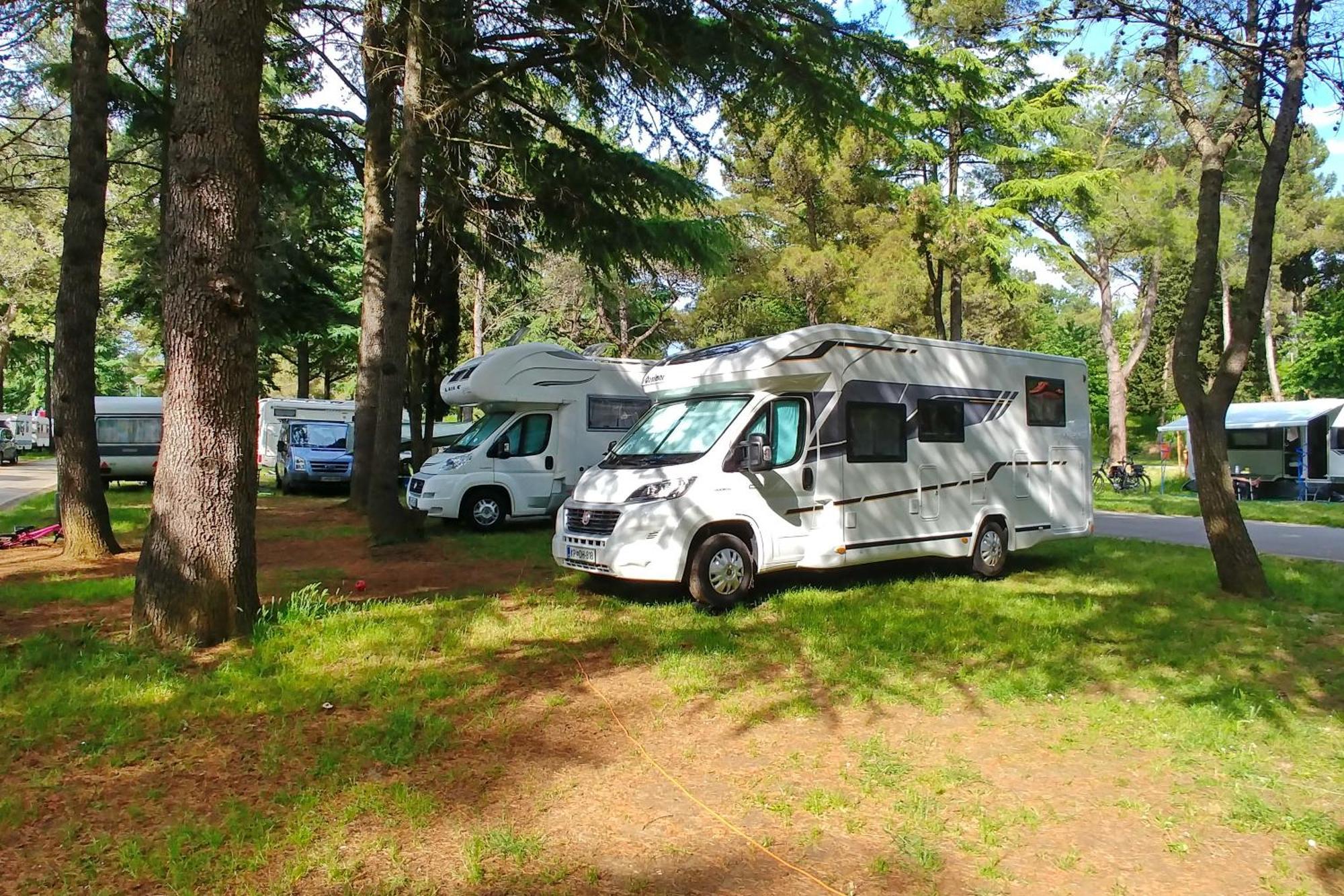 Camping Adria Ankaran - Pitches Eksteriør bilde